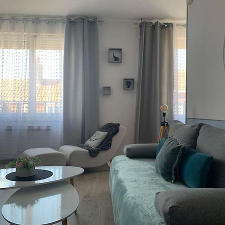 38 Maison Entiere,Place De Parking Et Garage Pour Moto Velo A La Demande Dunkirk Luaran gambar