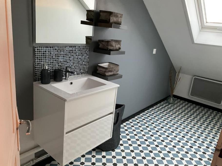38 Maison Entiere,Place De Parking Et Garage Pour Moto Velo A La Demande Dunkirk Luaran gambar